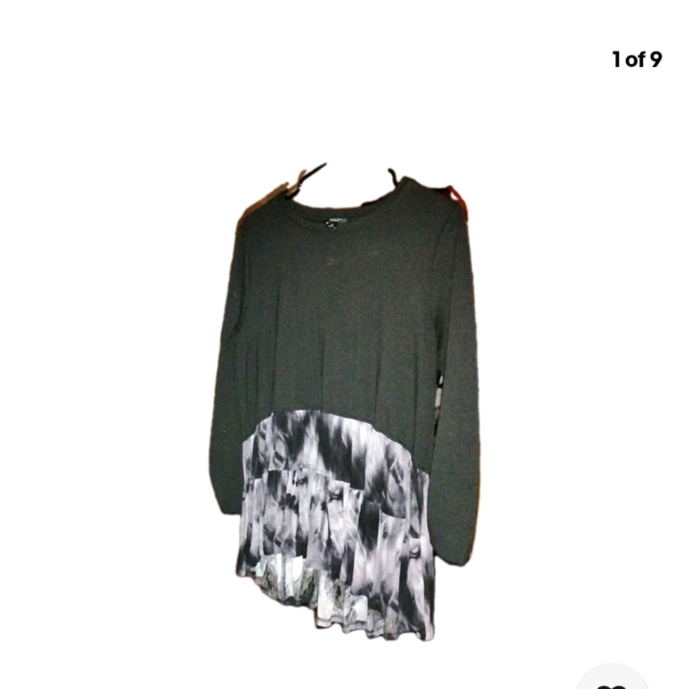 Vera Wang Black and White Asymmetrical Long Sleeve Top